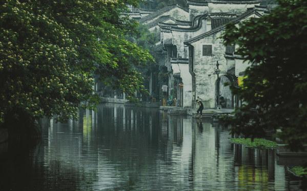救援聪明男孩