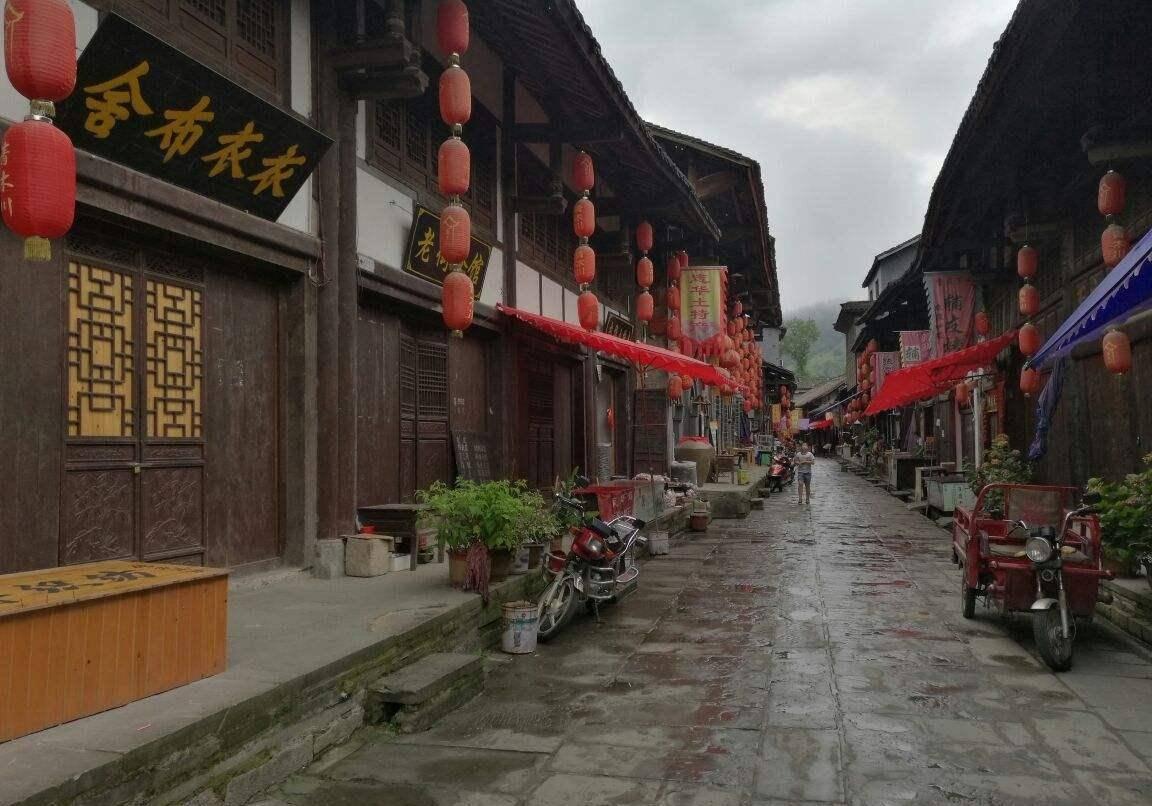 摆动小圆球